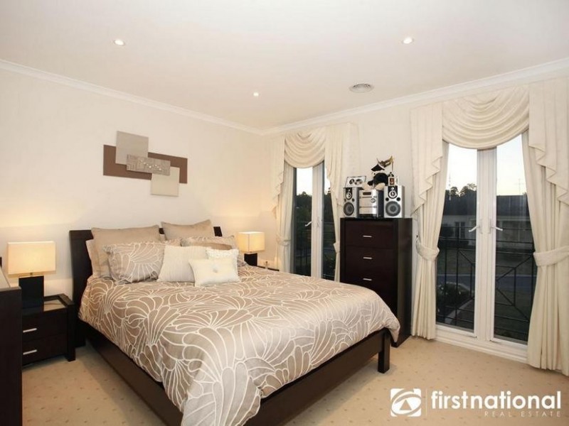 29 Rydaldene Way, Berwick VIC 3806