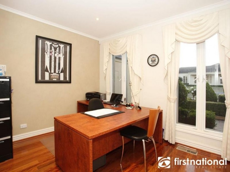 29 Rydaldene Way, Berwick VIC 3806