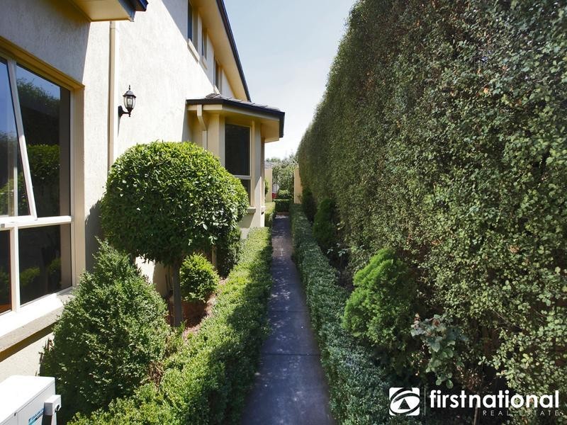 29 Rydaldene Way, Berwick VIC 3806