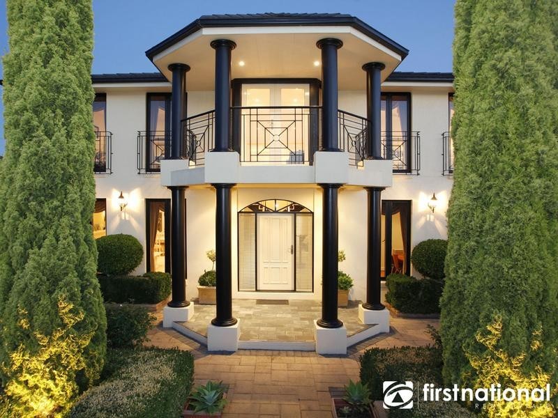 29 Rydaldene Way, Berwick VIC 3806