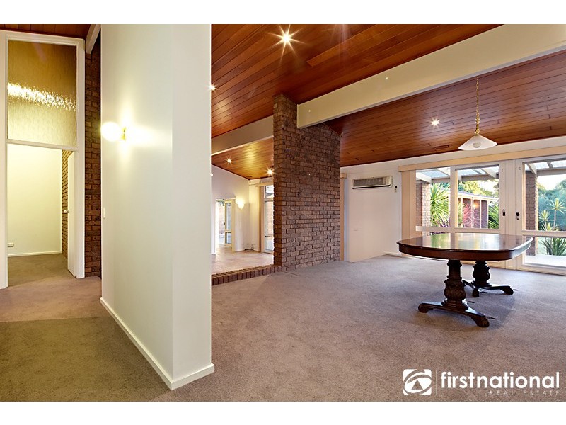 12 Casey Drive, Berwick VIC 3806