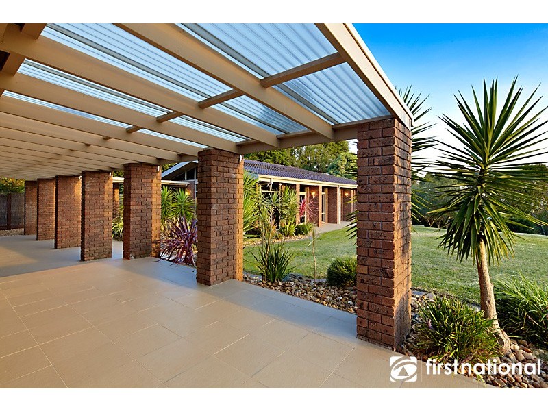 12 Casey Drive, Berwick VIC 3806