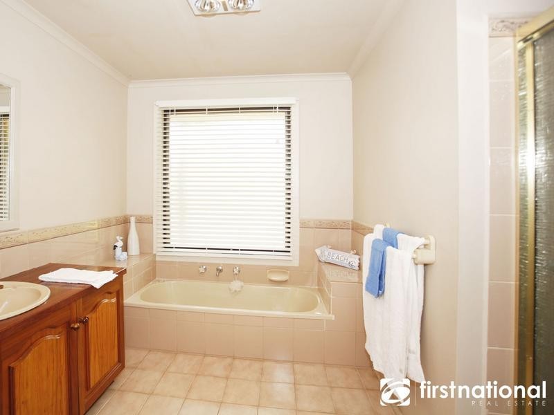 34 Vernon Road, Beaconsfield VIC 3807