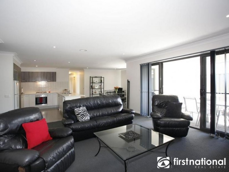 10 Lindeman Street, Berwick VIC 3806