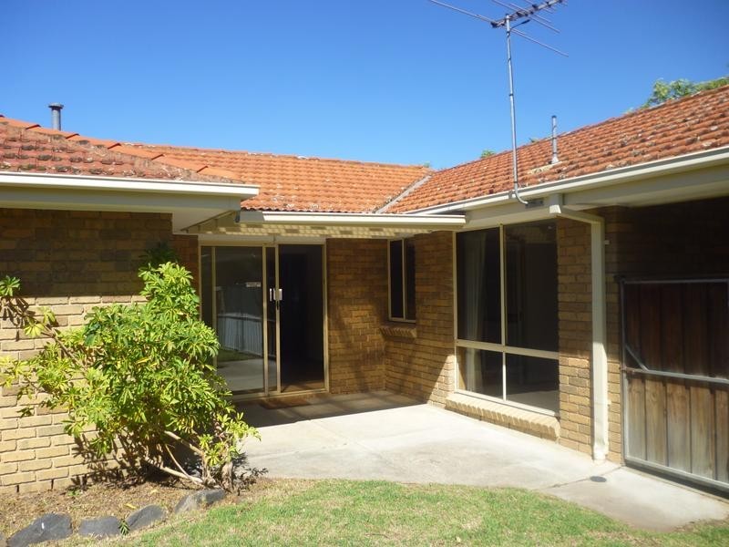 35 Ashfield Drive, Berwick VIC 3806