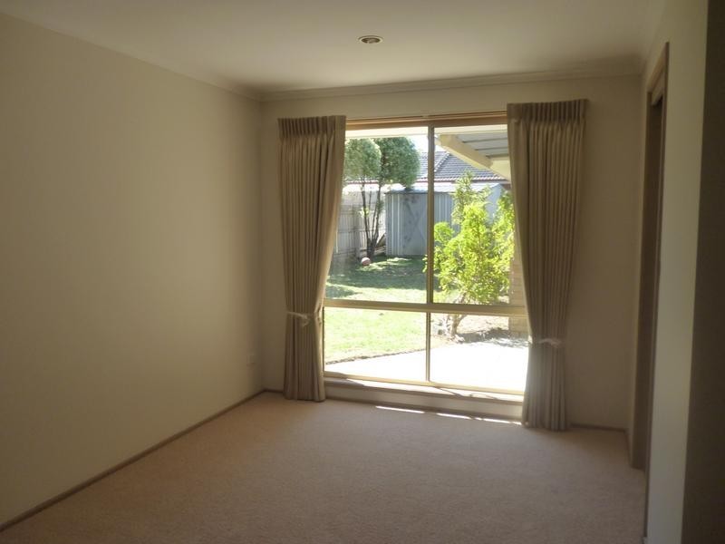 35 Ashfield Drive, Berwick VIC 3806