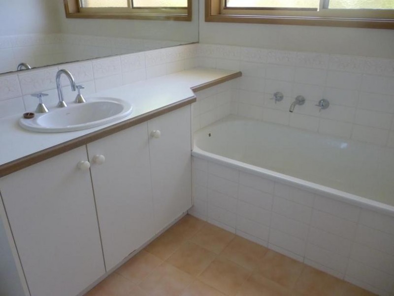 35 Ashfield Drive, Berwick VIC 3806