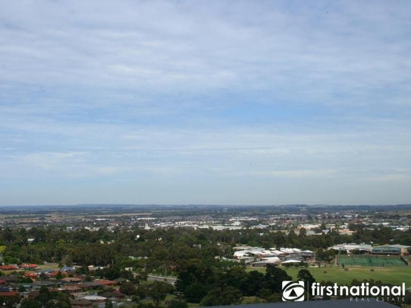 37 Highland Drive, Pakenham VIC 3810