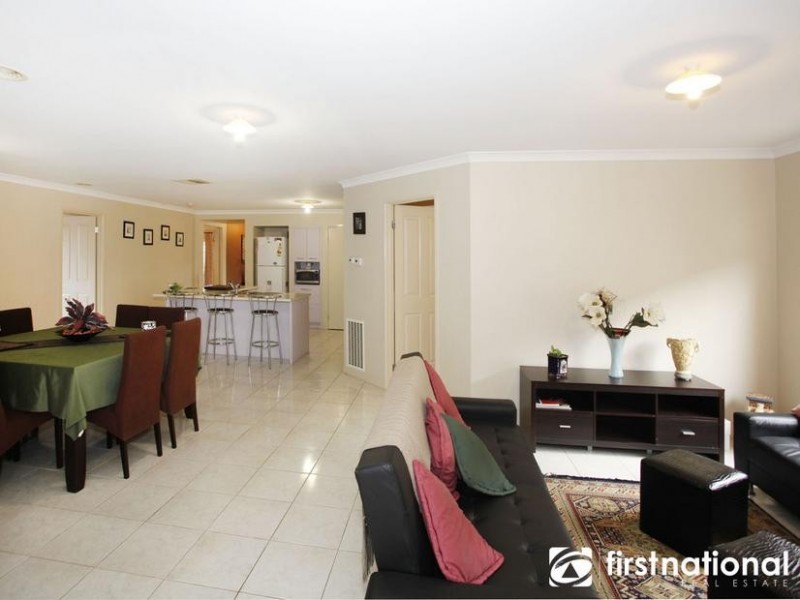 35 Sheldon Drive, Berwick VIC 3806