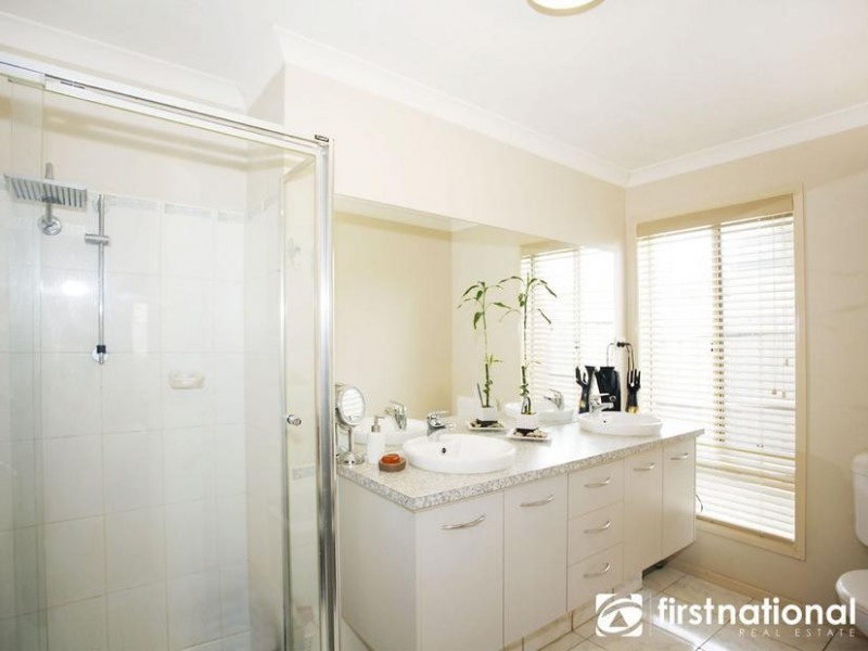 35 Sheldon Drive, Berwick VIC 3806