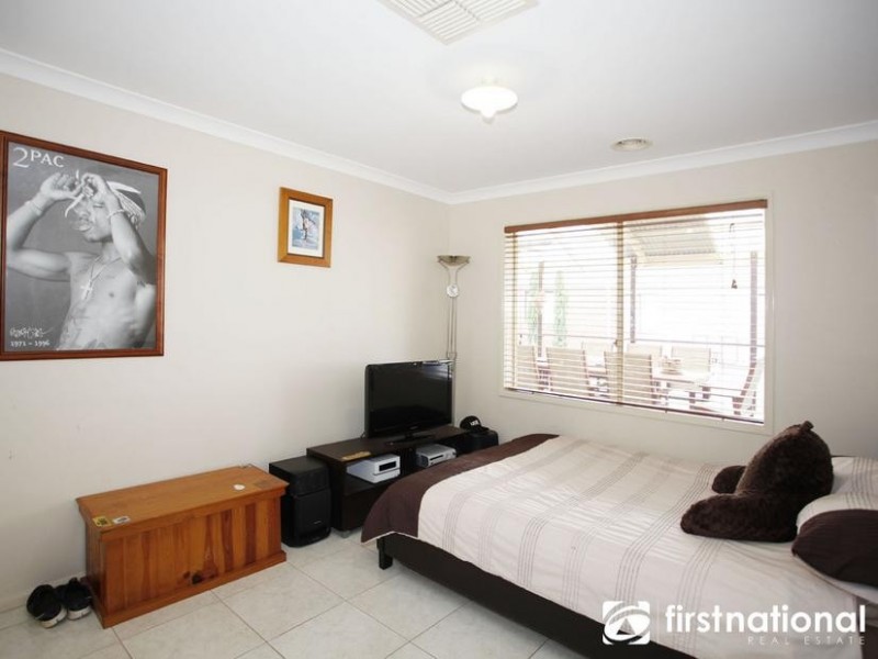 35 Sheldon Drive, Berwick VIC 3806