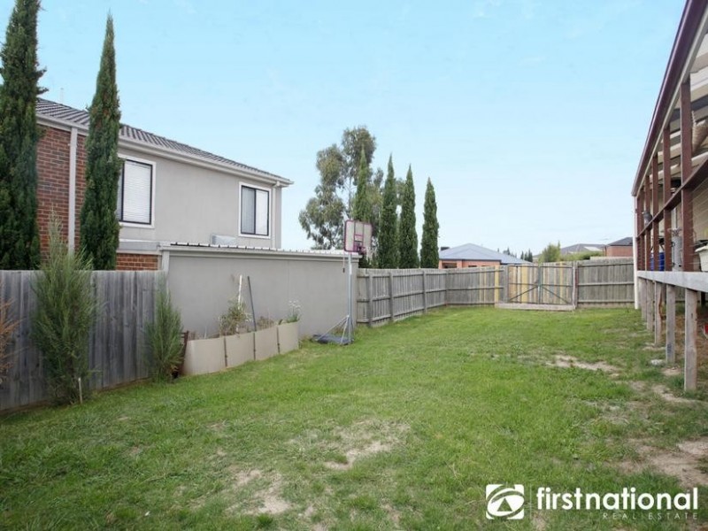 35 Sheldon Drive, Berwick VIC 3806