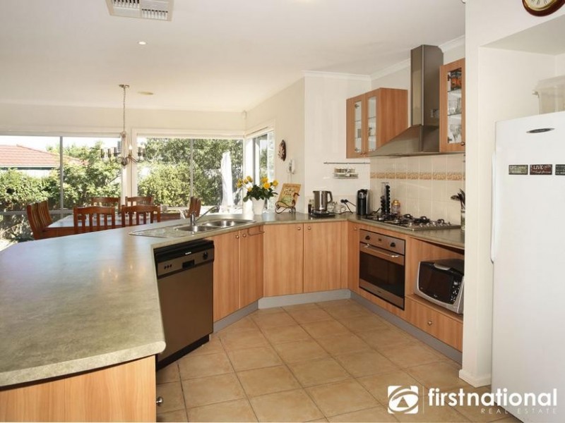 29 Tuileries Rise, Narre Warren South VIC 3805