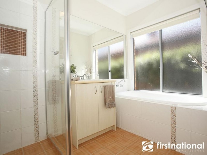 29 Tuileries Rise, Narre Warren South VIC 3805