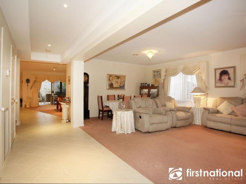 8 Biralee Court, Berwick VIC 3806