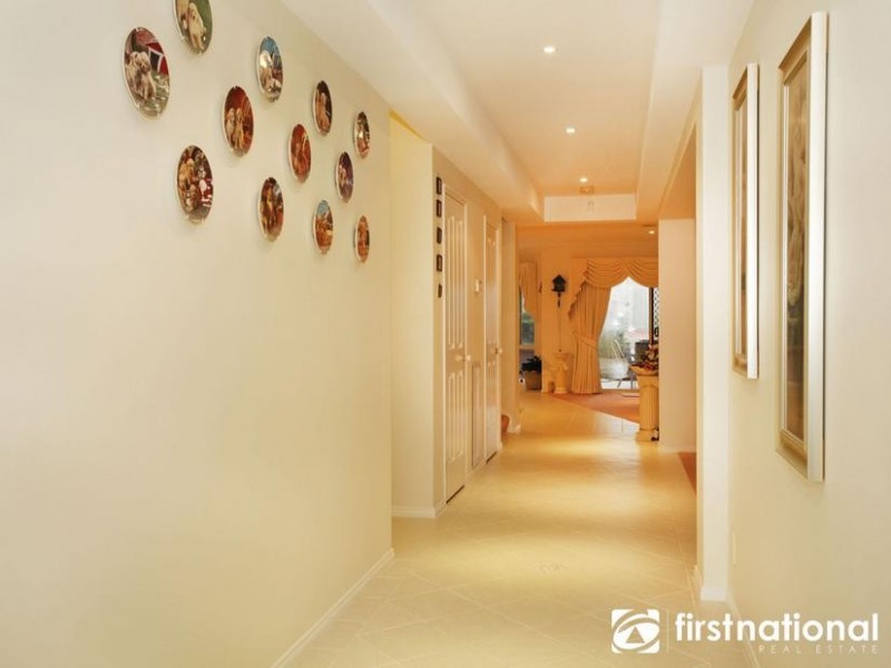 8 Biralee Court, Berwick VIC 3806