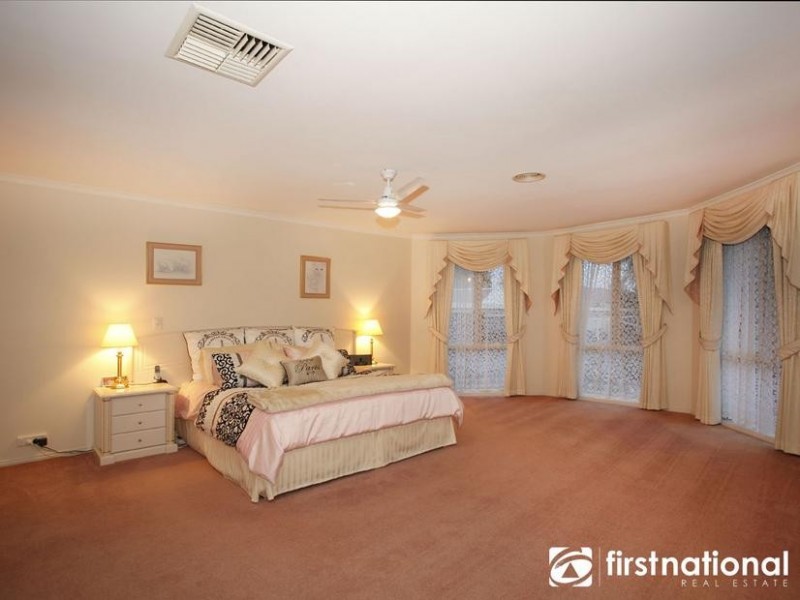 8 Biralee Court, Berwick VIC 3806