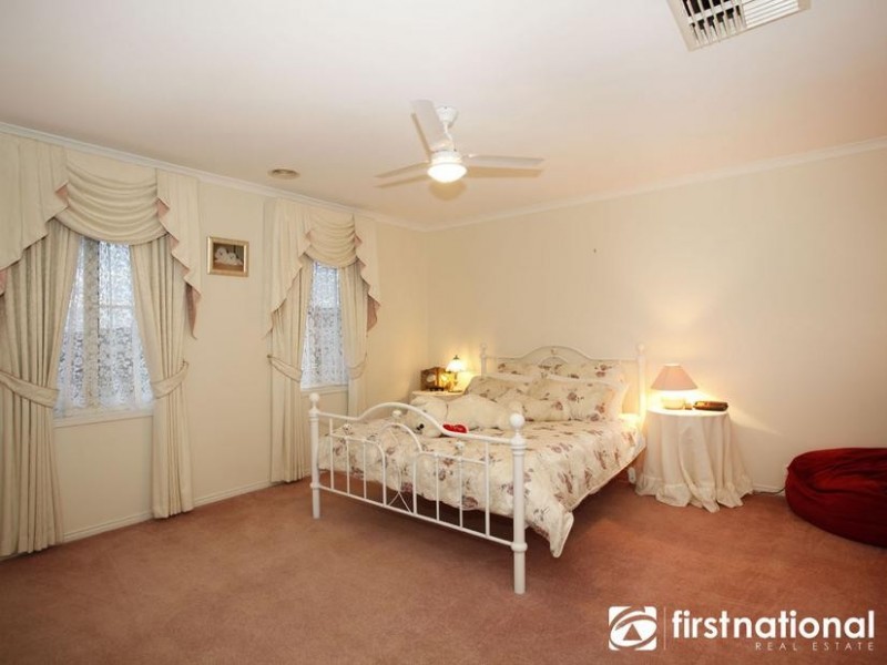 8 Biralee Court, Berwick VIC 3806