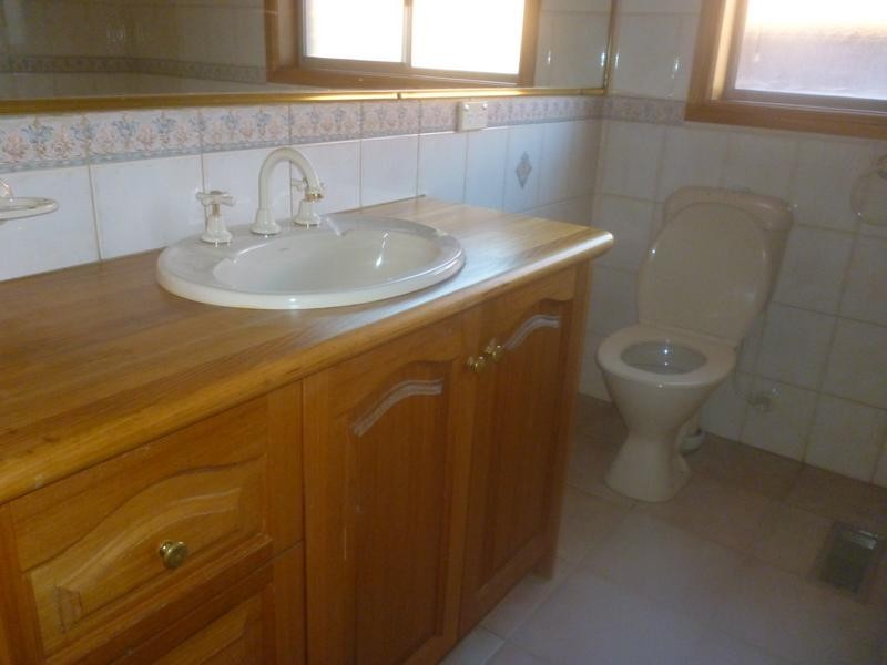 1 Kimbara Drive, Berwick VIC 3806