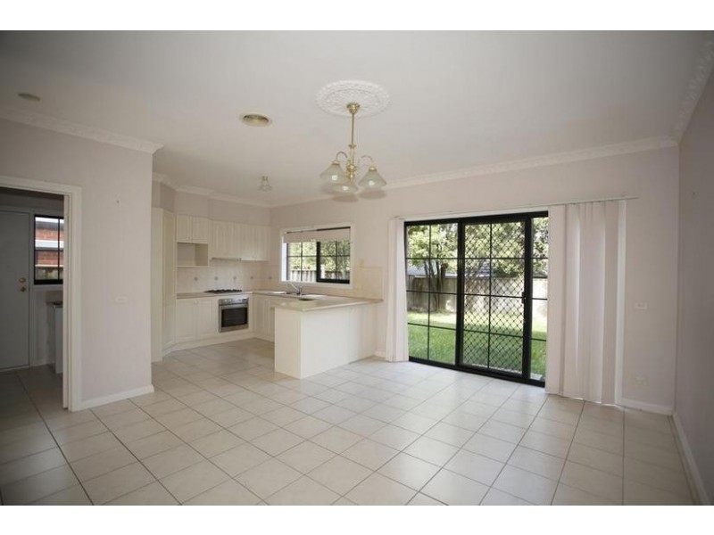 8/40 Warrawong Drive, Berwick VIC 3806