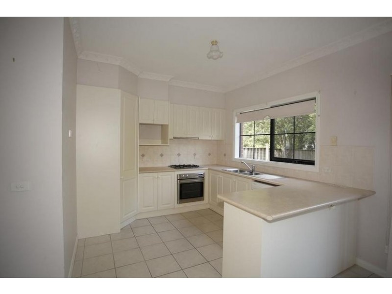 8/40 Warrawong Drive, Berwick VIC 3806