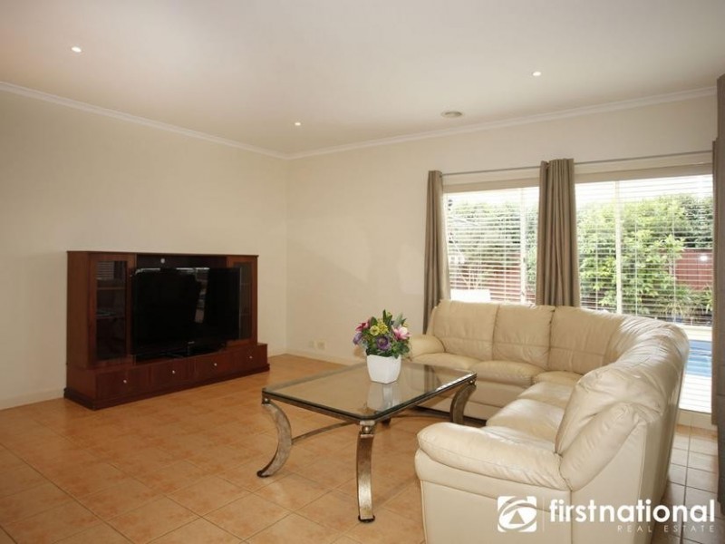 20 Don Collins Way, Berwick VIC 3806