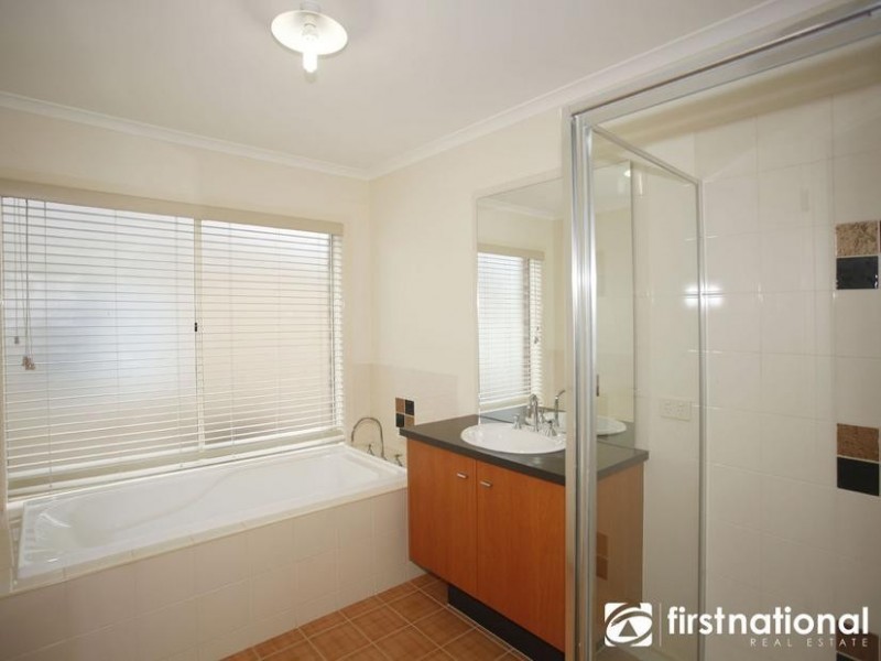 20 Don Collins Way, Berwick VIC 3806