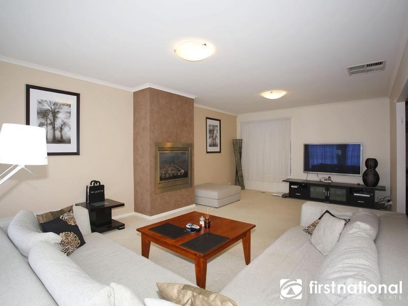 39 Avebury Drive, Berwick VIC 3806