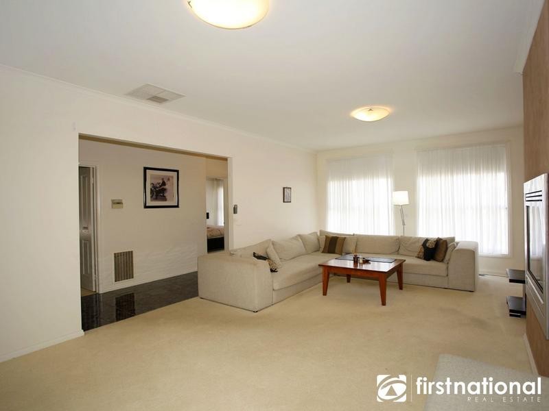 39 Avebury Drive, Berwick VIC 3806