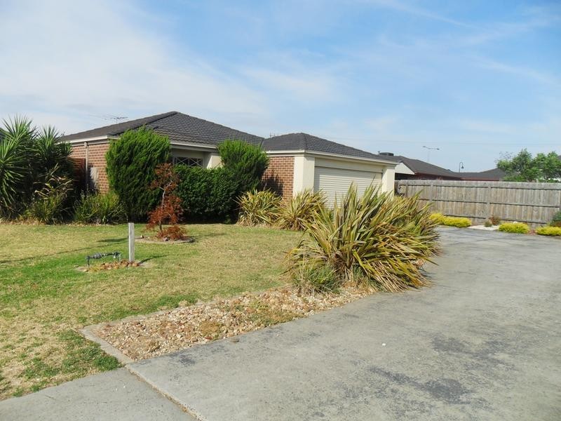 9 Blackmore Close, Pakenham VIC 3810