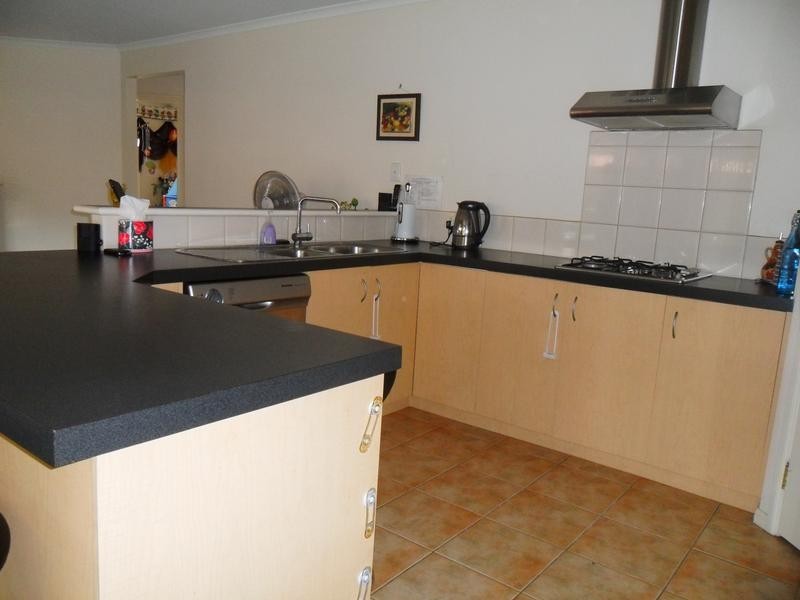 9 Blackmore Close, Pakenham VIC 3810