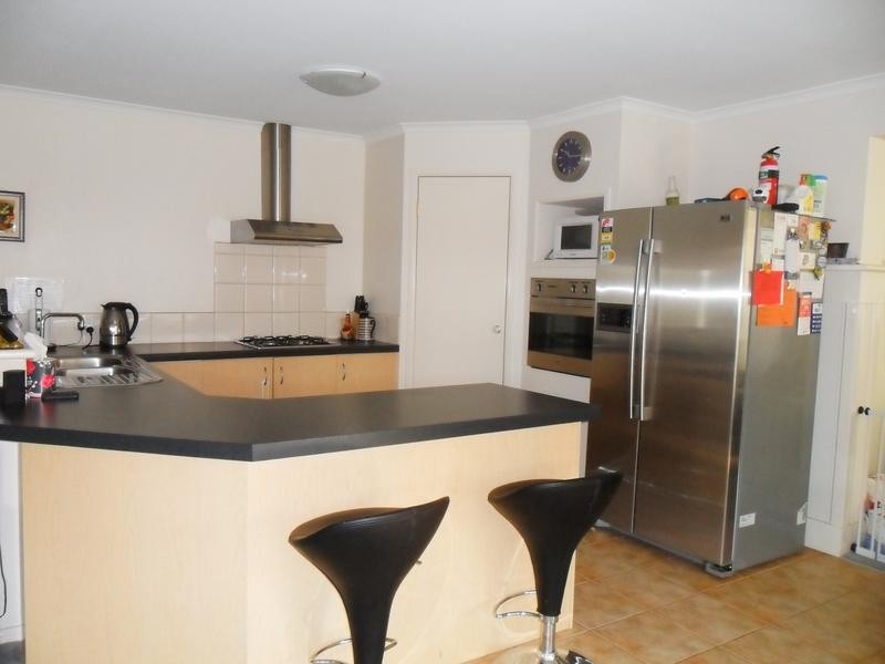 9 Blackmore Close, Pakenham VIC 3810