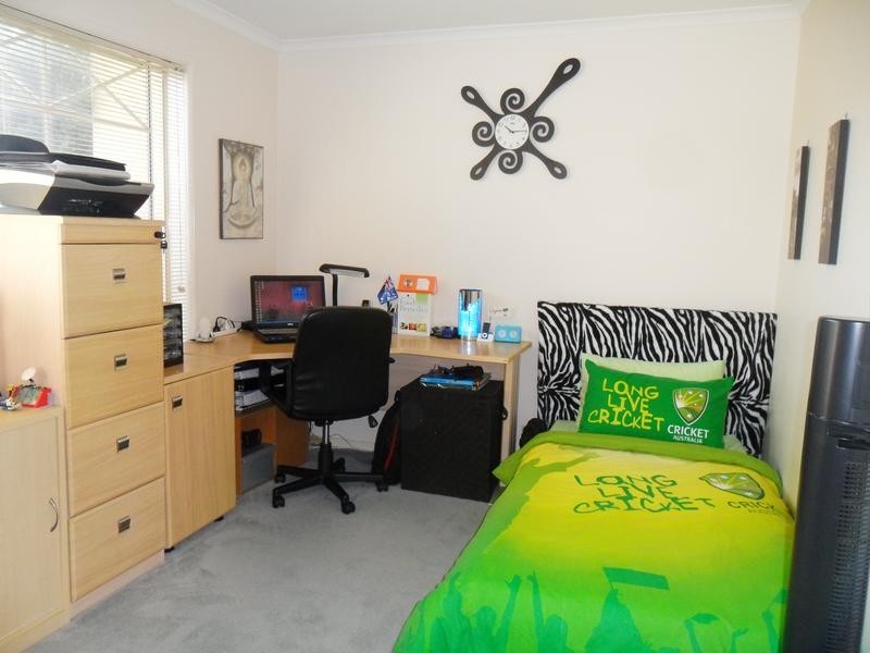 9 Blackmore Close, Pakenham VIC 3810