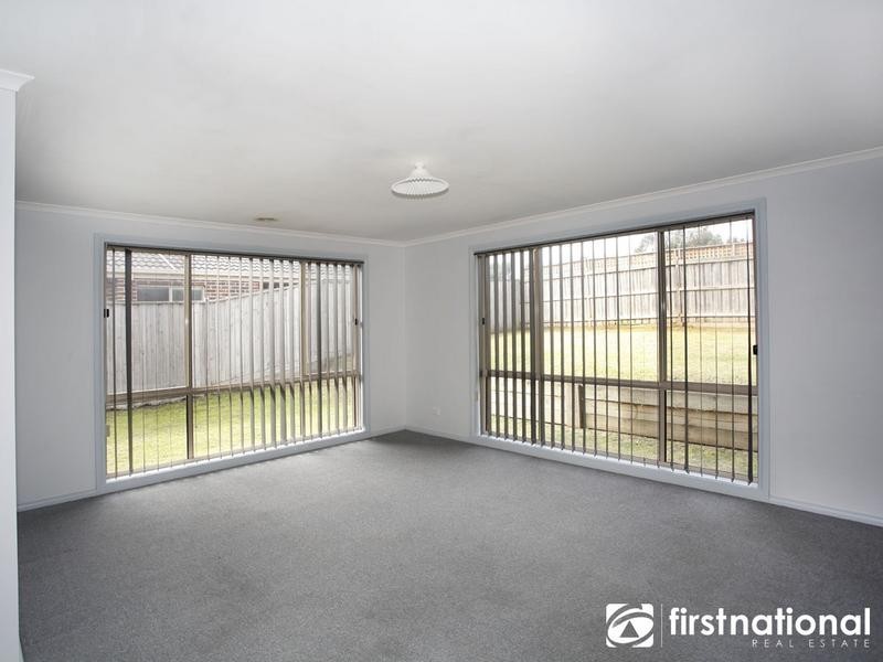 28 Eucumbene Drive, Berwick VIC 3806