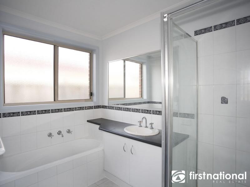 28 Eucumbene Drive, Berwick VIC 3806