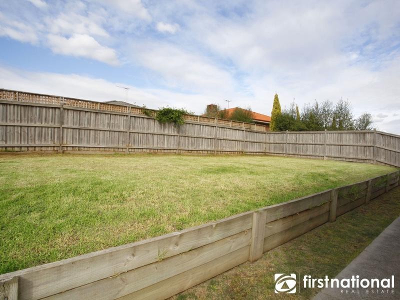 28 Eucumbene Drive, Berwick VIC 3806