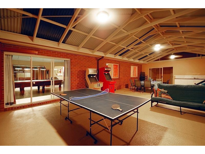 20 Carlisle Drive, Beaconsfield VIC 3807