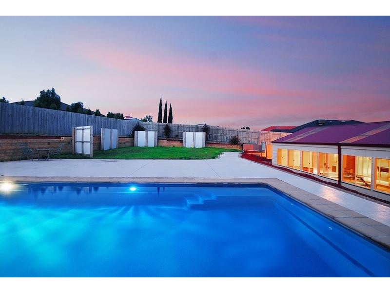 20 Carlisle Drive, Beaconsfield VIC 3807