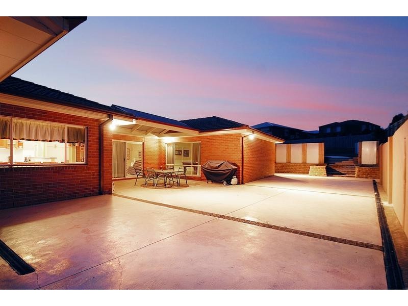 20 Carlisle Drive, Beaconsfield VIC 3807