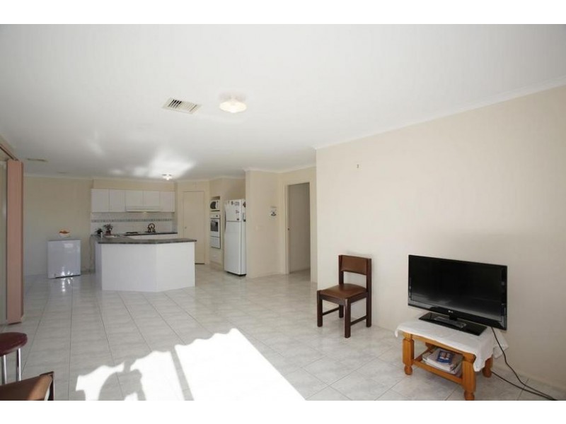 3 Pevensey Drive, Narre Warren South VIC 3805