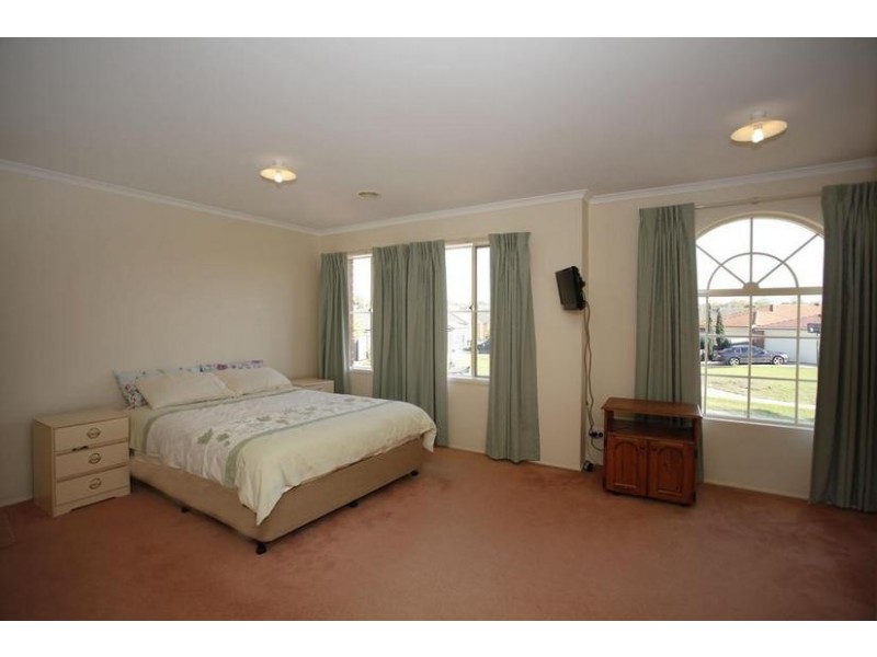 3 Pevensey Drive, Narre Warren South VIC 3805