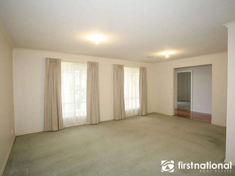 10 Glendale Crescent, Berwick VIC 3806