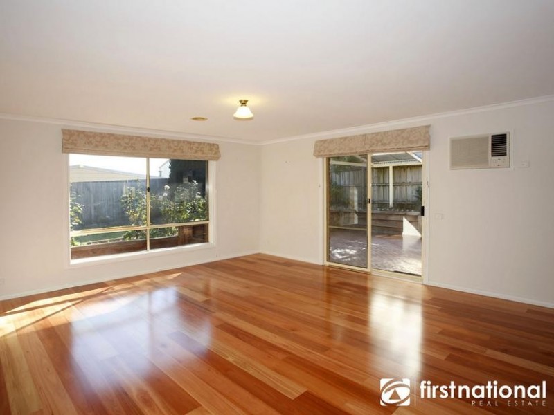 10 Glendale Crescent, Berwick VIC 3806