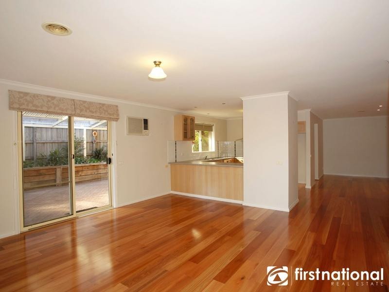 10 Glendale Crescent, Berwick VIC 3806