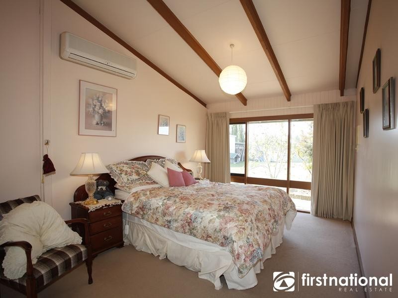 146 Thewlis Rd, Pakenham VIC 3810