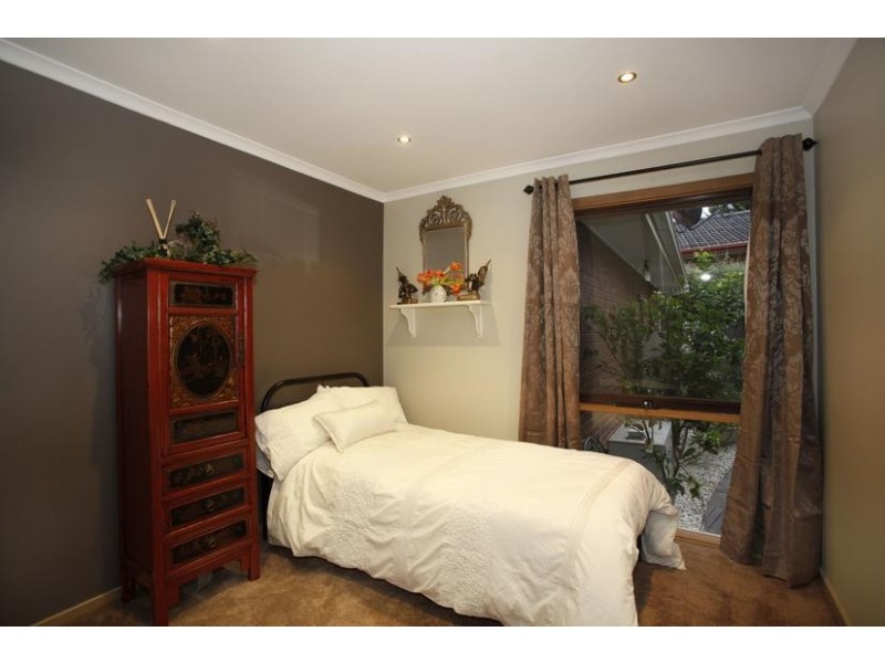 50 Edrington Park Drive, Berwick VIC 3806