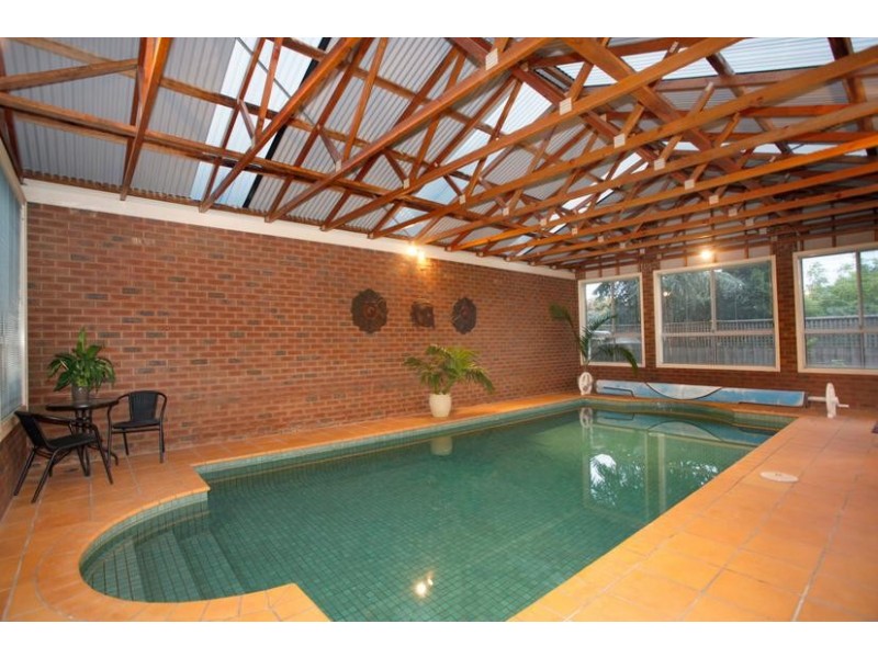 50 Edrington Park Drive, Berwick VIC 3806