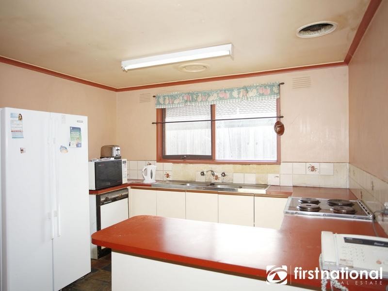 33 Bemersyde Drive, Berwick VIC 3806