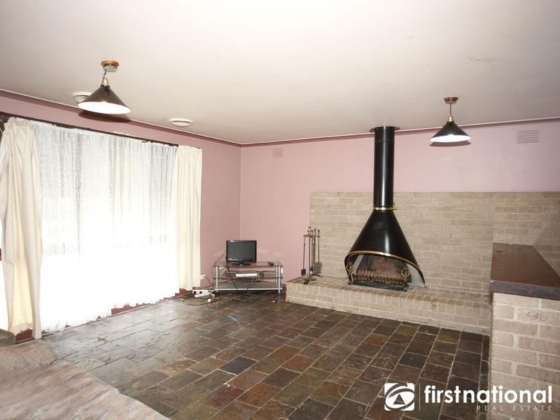 33 Bemersyde Drive, Berwick VIC 3806