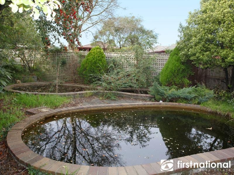 33 Bemersyde Drive, Berwick VIC 3806